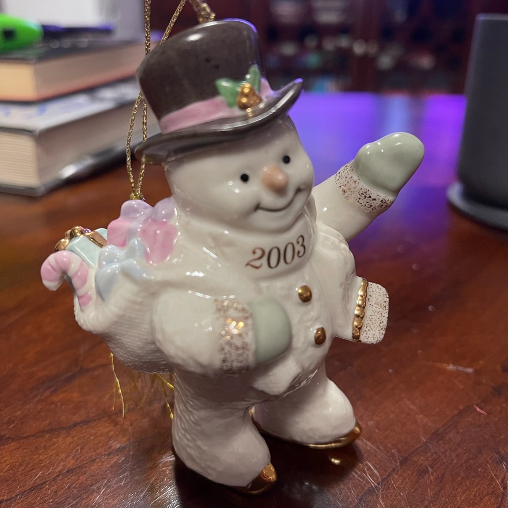 2003 Lenox Christmas Tree ornament.